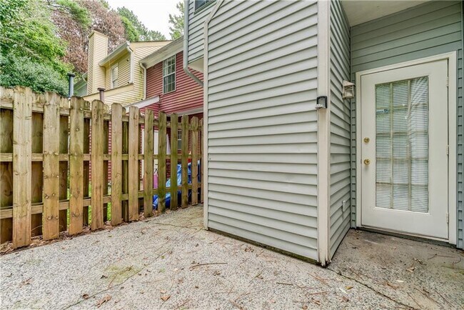 Building Photo - 206 Wedgewood Way