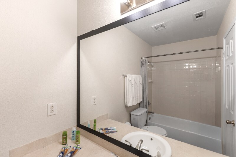 Building Photo - 2803 Vernice Loop