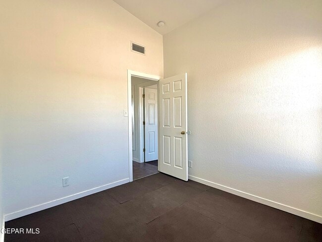 Building Photo - 1217 Iguana Pl