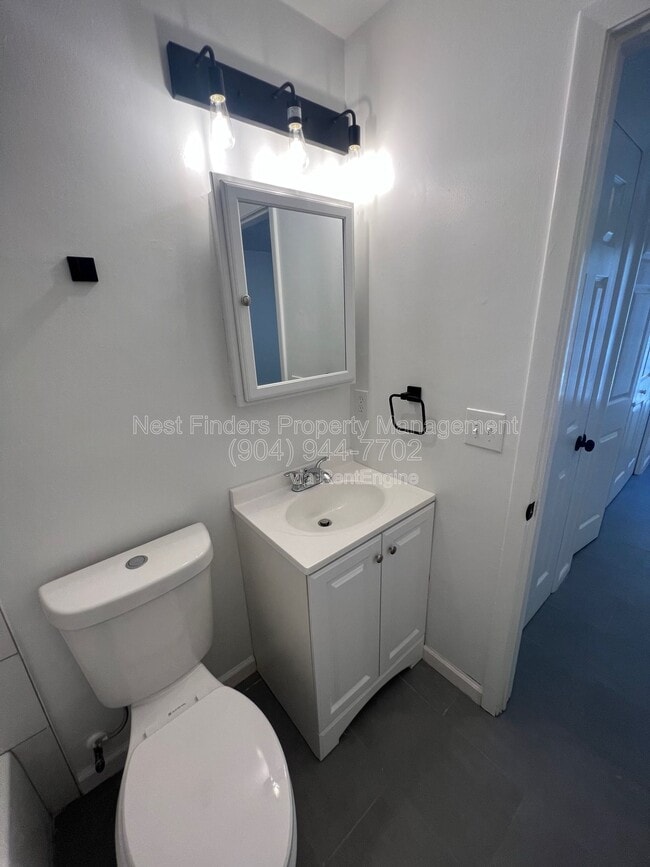 Building Photo - 1318 Sydney Pl