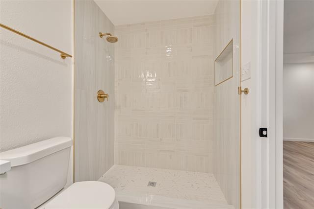 Building Photo - 1933 Garden Crest Ln