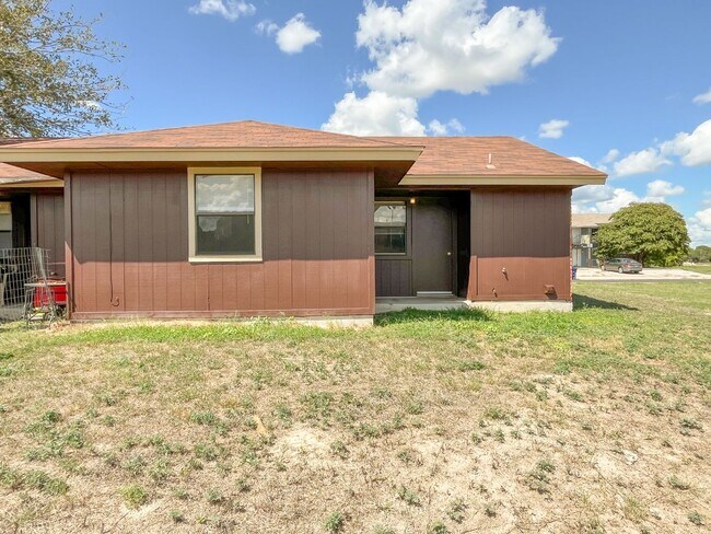 Building Photo - 306 North Dr