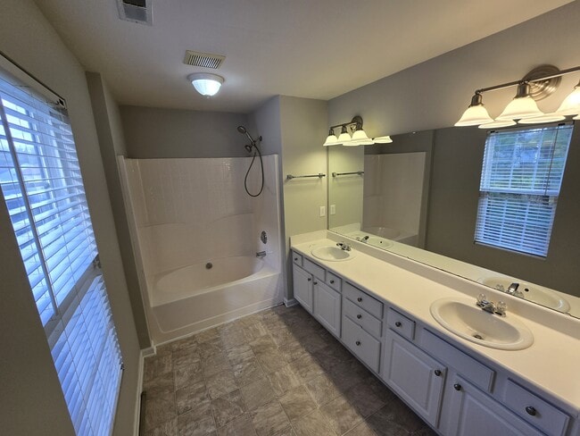 Building Photo - 5030 Reservoir Rd