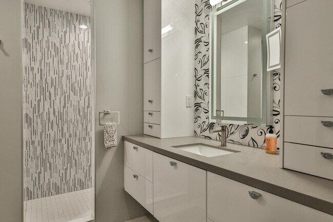 Building Photo - 47956 Silver Spur Trail