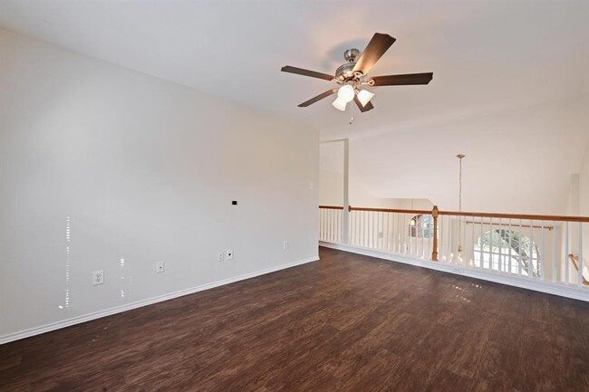 Building Photo - 14721 Yora Dr