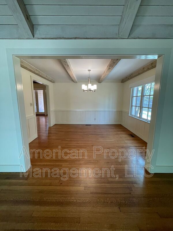 Building Photo - 2536 E 22nd Pl