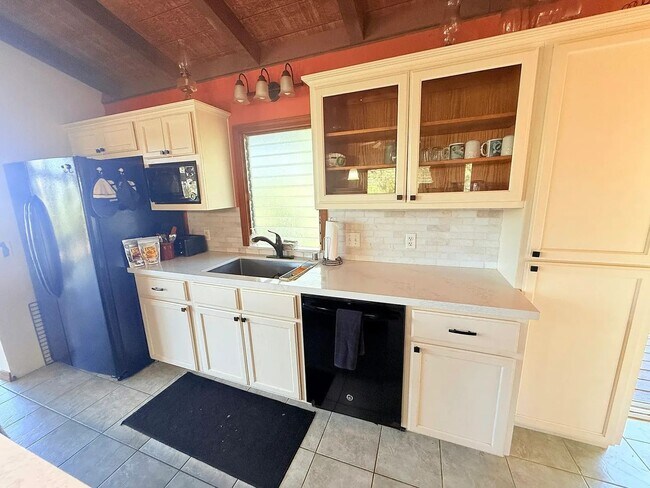 Building Photo - 92-1536-1536 Luau Dr