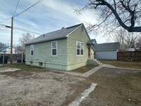 Building Photo - 305 S 33rd St