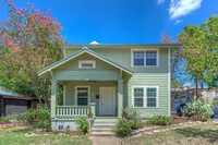 Building Photo - 300 W 37th St