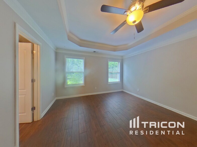 Building Photo - 1011 Buckeye Ln