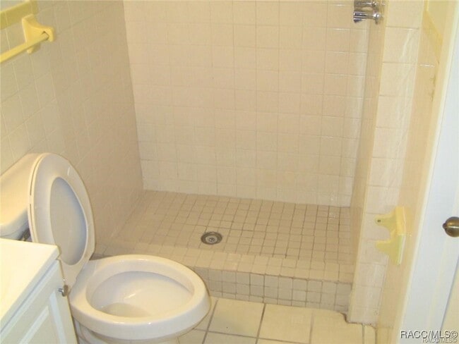 Building Photo - 6545 E Waverly St