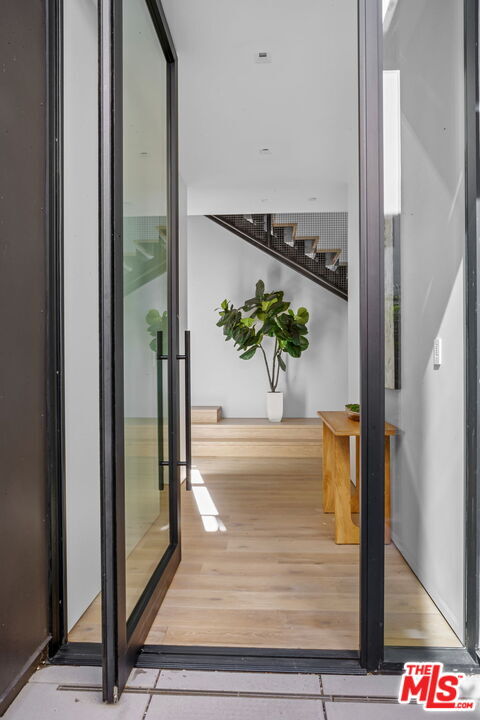 Building Photo - 8890 Rosewood Ave