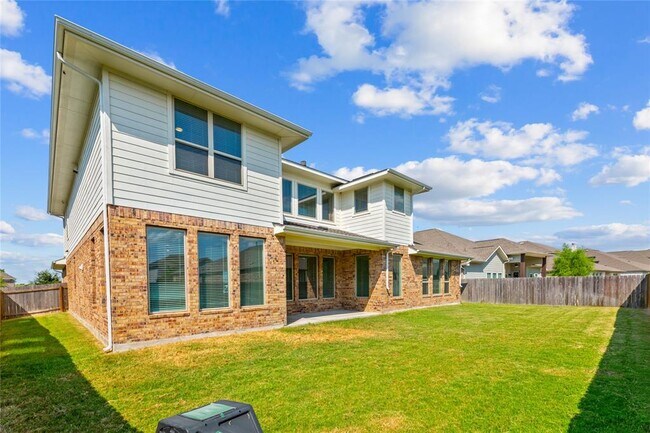 Building Photo - 5704 Monrovia Ln