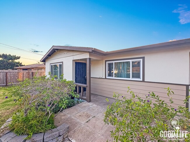 Building Photo - Coastal Charm Meets Modern Living in Beautiful Encinitas