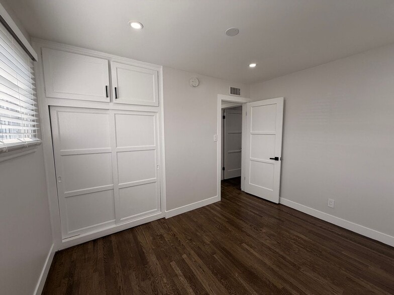 Building Photo - Stylish Fully Renovated 3-Bedroom Home with a Large Backyard