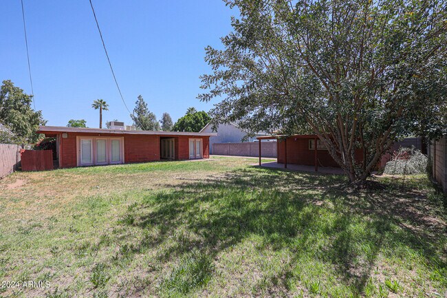 Building Photo - 7030 N 14th Ave