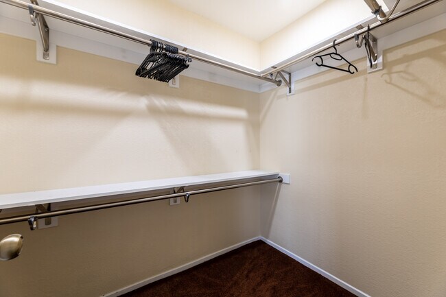 Building Photo - 21249 Figueroa St