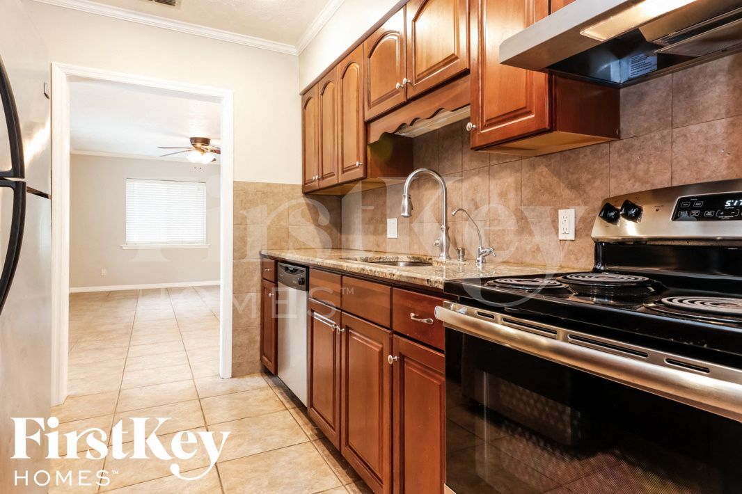 Building Photo - 3113 Union St N