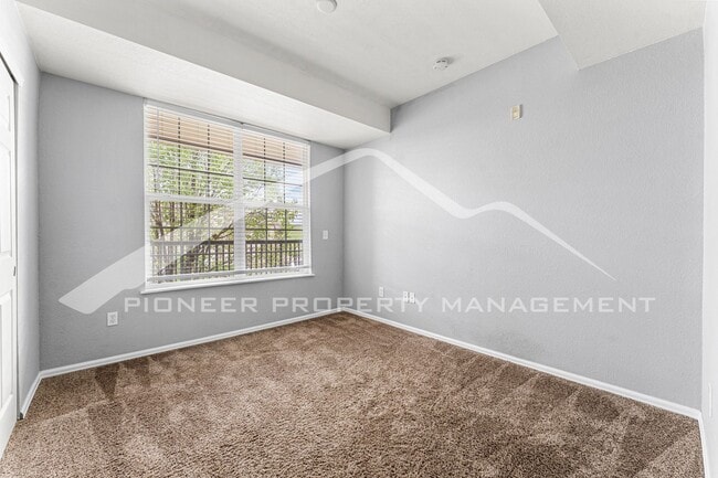 Building Photo - 3875 S Dayton St