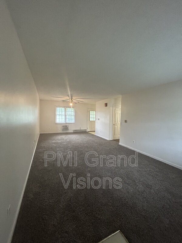 Building Photo - 1305 18th St