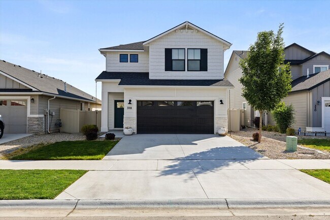 Primary Photo - 3 bed, 3 bath with over 2000 sq ft!