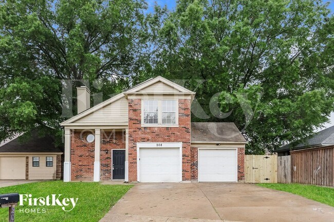 Primary Photo - 208 Spanish Moss Dr