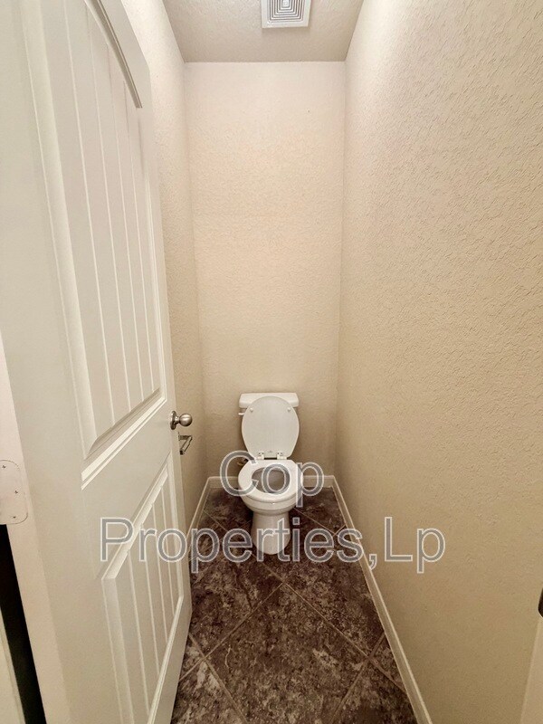 Building Photo - 8919 Olmstead Park