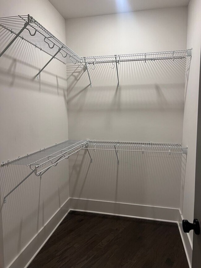 Building Photo - East Nashville Condo