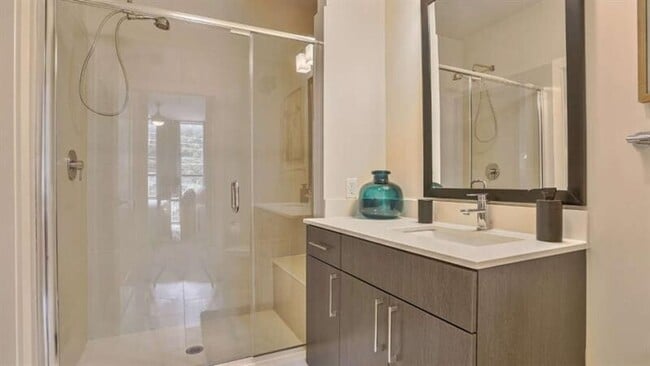 Building Photo - 299 North Highland Avenue Northeast