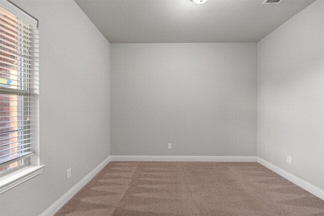 Building Photo - 3733 Cecelia Ln