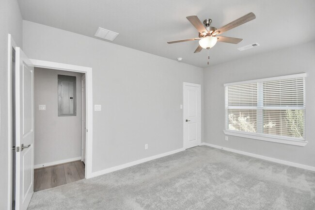 Building Photo - 23823 Cumberland Ridge Dr