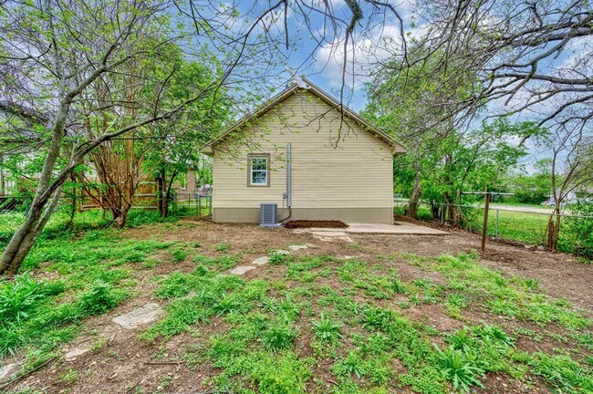 Building Photo - Well-maintained 3BD 2BA Home in Waco