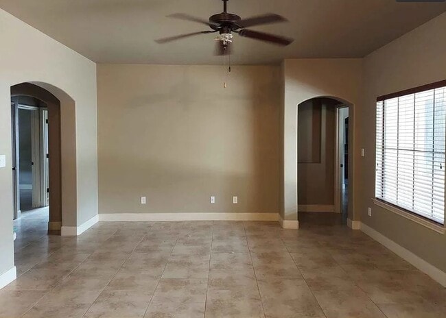 Building Photo - 704 Darlington Dr