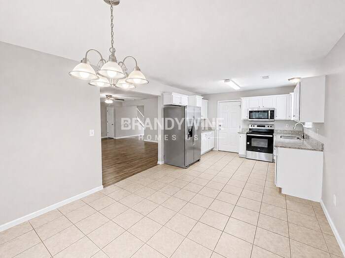 Building Photo - 1737 Summit Creek Way