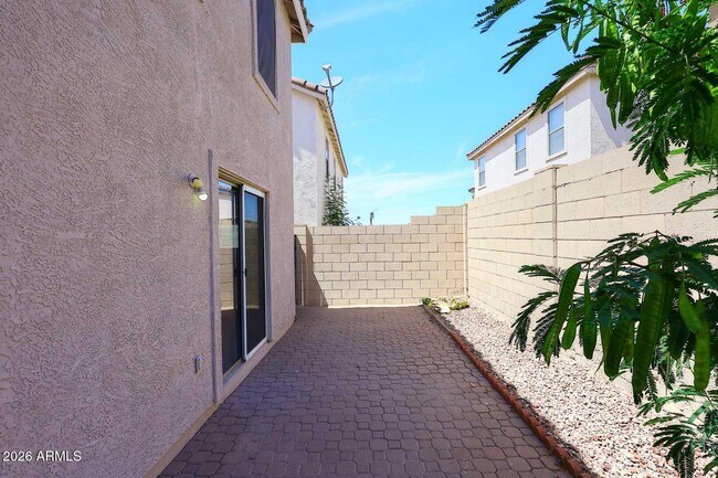 Building Photo - 3249 S Chaparral Rd