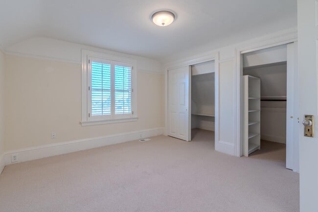 Building Photo - 364 Cypress Ave