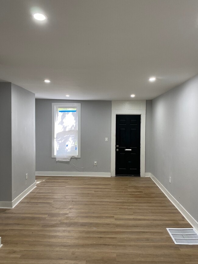 Building Photo - 1504 McHenry St