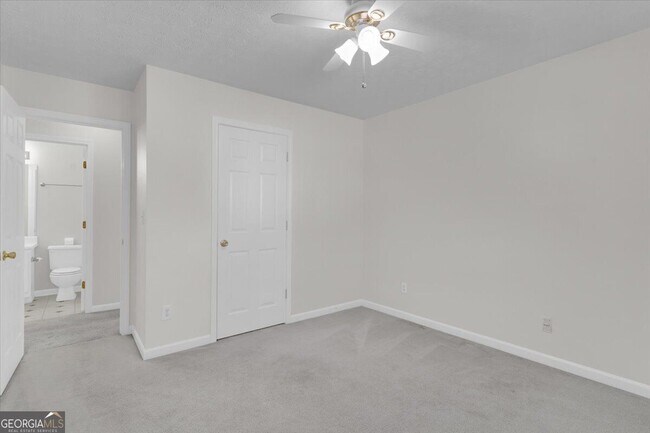 Building Photo - 2343 Cove Lake Way