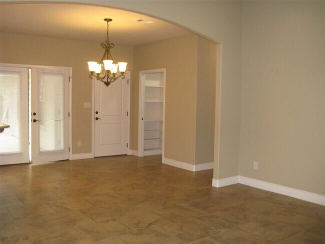 Building Photo - 806 Woodland Park Dr