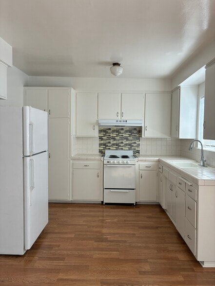 Building Photo - 13931 Bessemer St