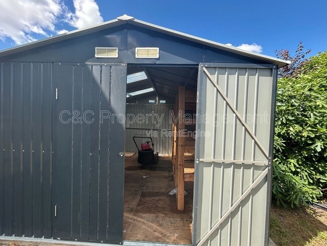 Building Photo - 284 Preakness Ln