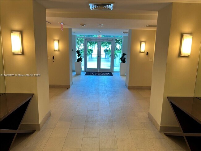 Building Photo - 951 Brickell Ave