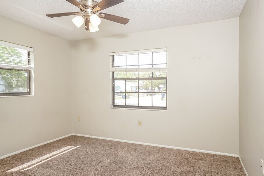 Building Photo - 2479 Wood Oak Dr