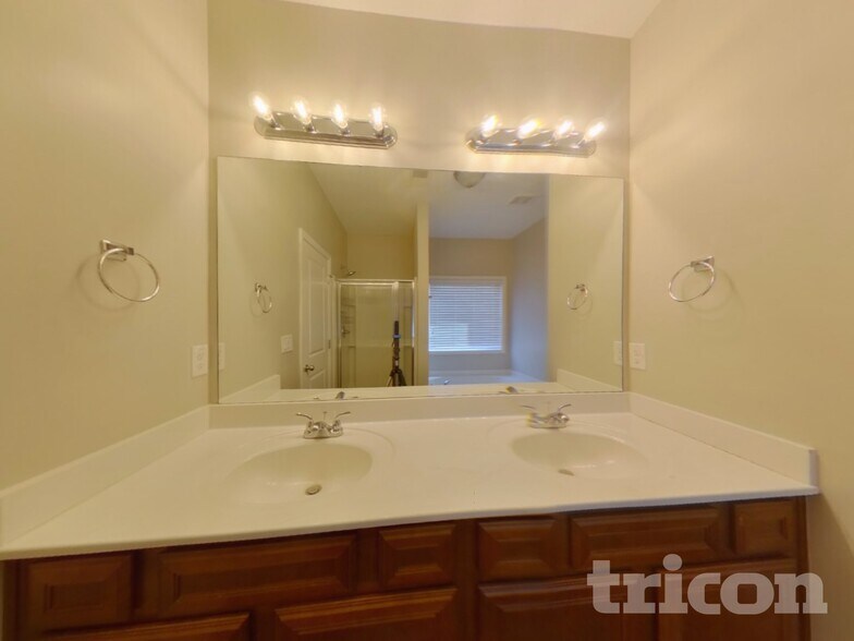 Building Photo - 3663 Shale Ln SE