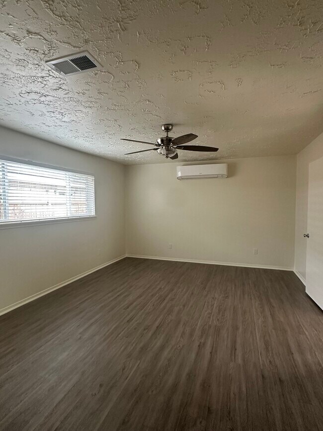 Building Photo - 11719 Scottsdale Dr