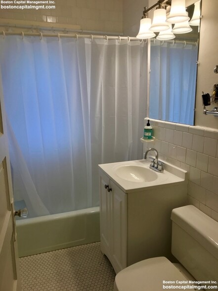 Building Photo - 55 Moreland St