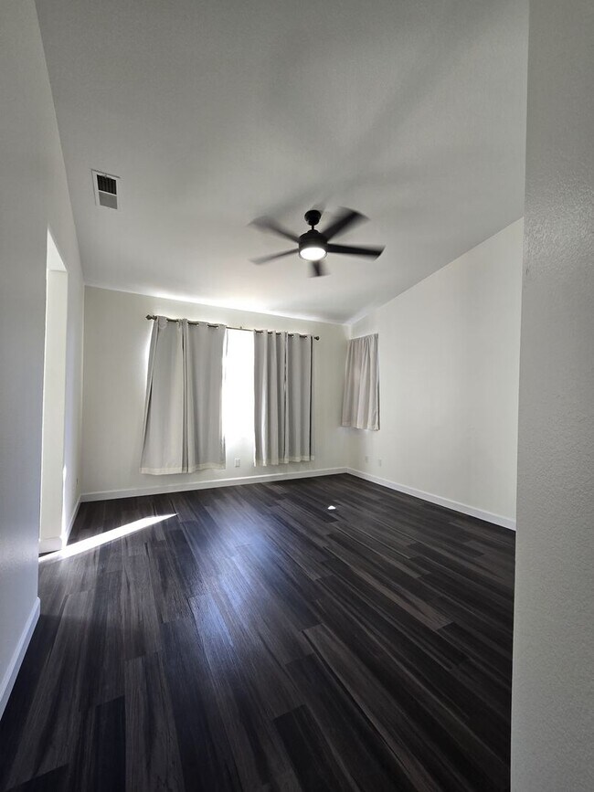 Building Photo - Newly Remodeled 4-Bedroom Home in Desirable Community