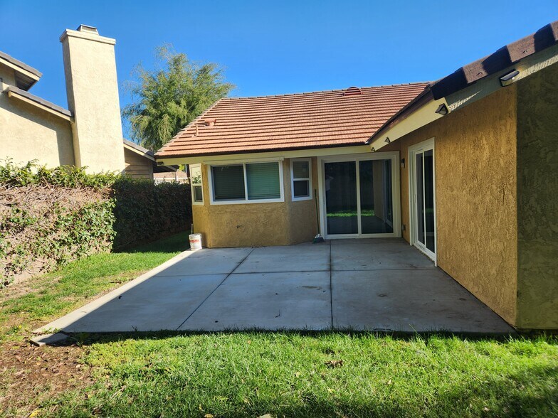 Building Photo - 3 Bonanza Ct