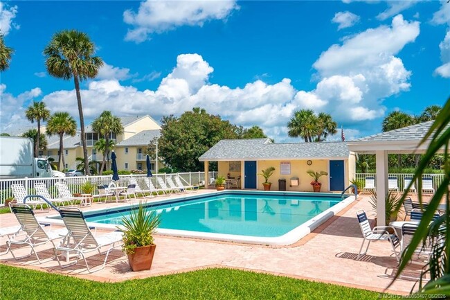 Building Photo - 5539 NE Gulfstream Way