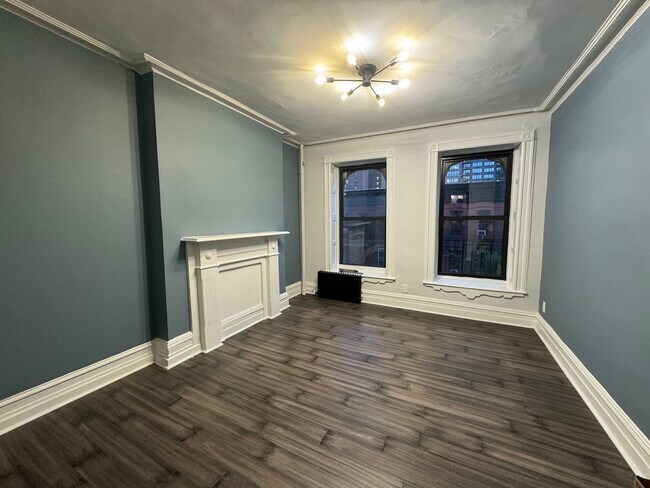 Building Photo - 425 E 73rd St